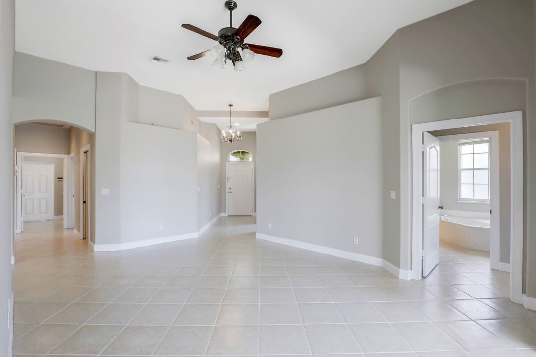 8039 Tauren Ct, Naples, FL 34119