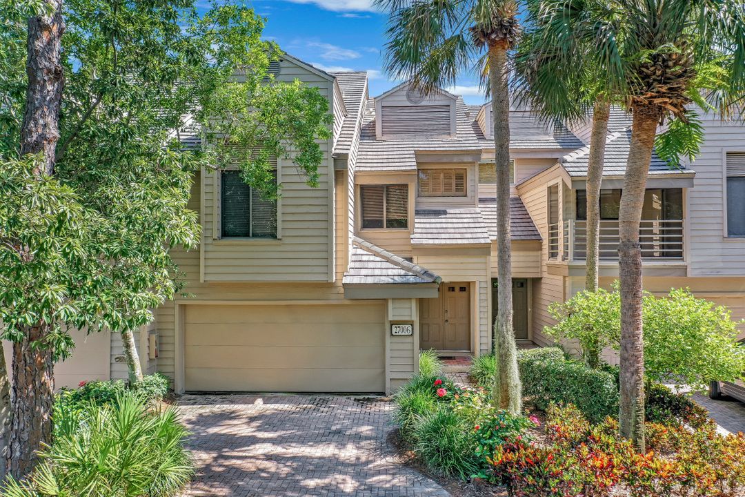 27006 Oakwood Lake Dr, Bonita Springs, FL 34134