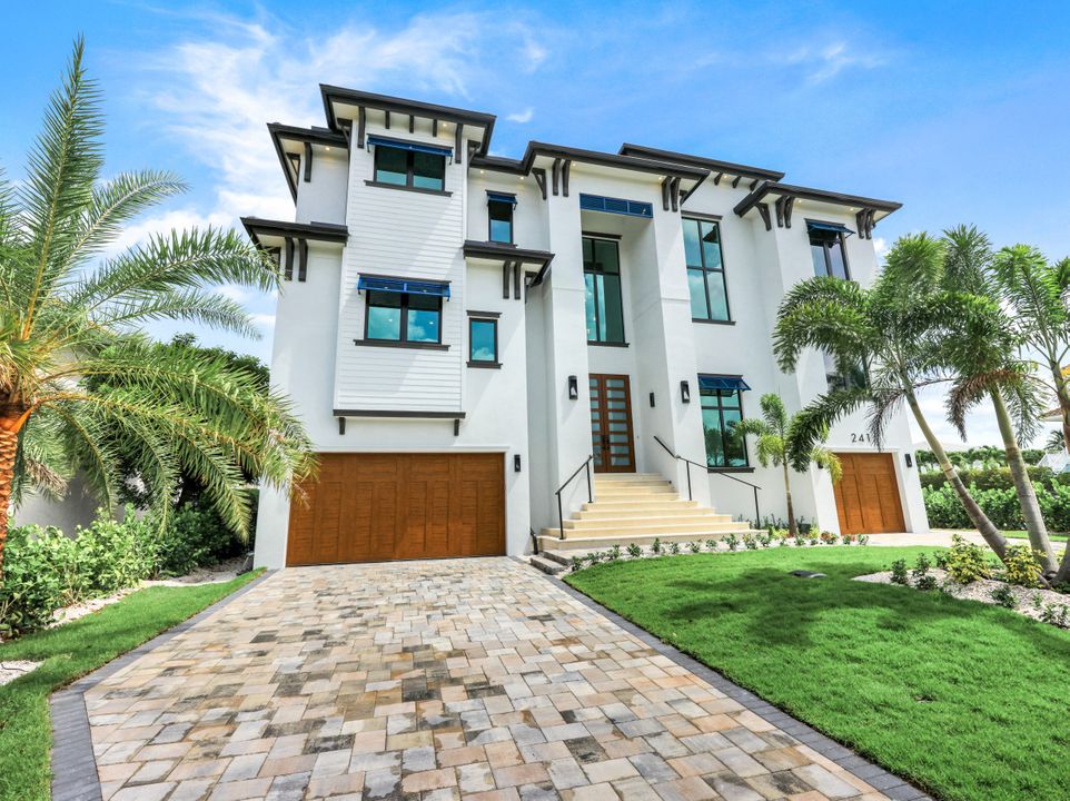 241 Egret Ave, Naples, FL 34108