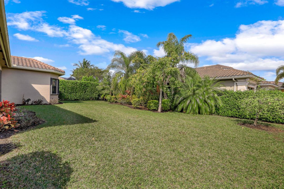 3921 Glacier Ct, Naples, FL 34119