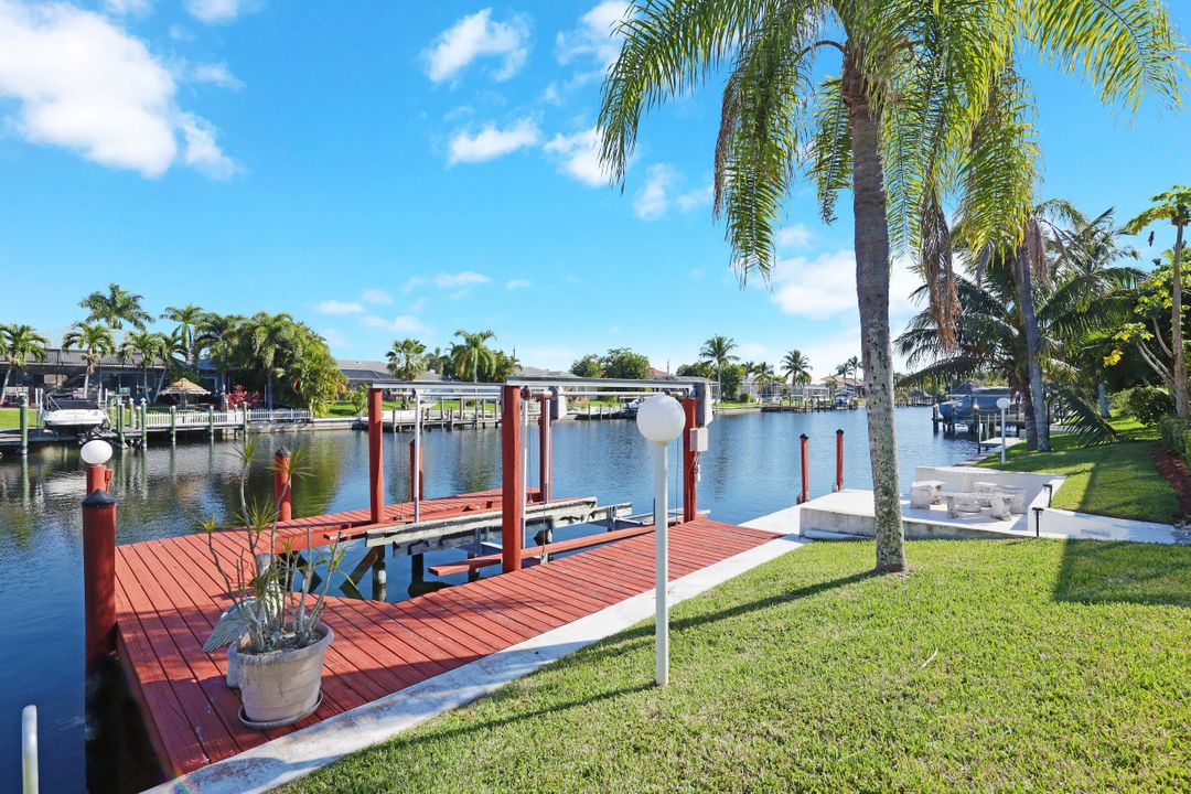 4925 SW 17th Pl, Cape Coral, FL 33914