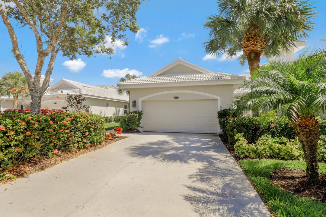 4542 Cardinal Cove Ln, Naples, FL 34114