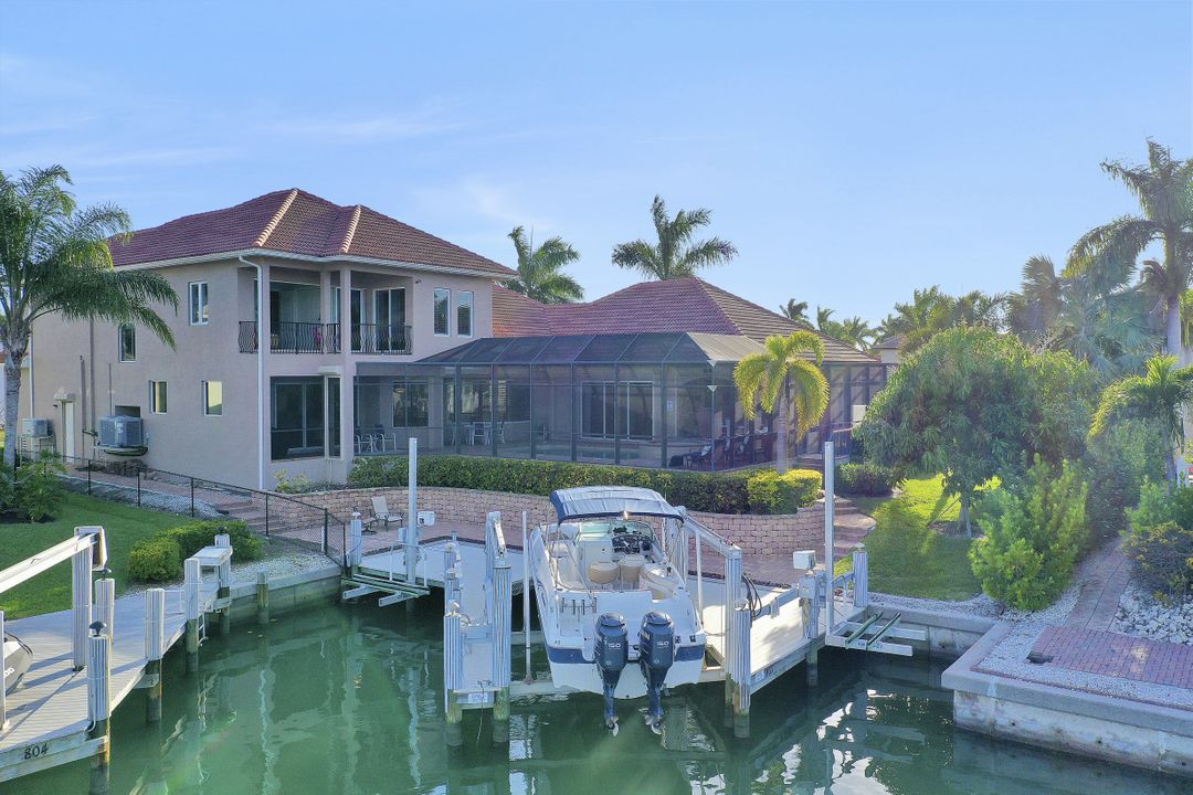 900 Hyacinth Ct, Marco Island, FL 34145