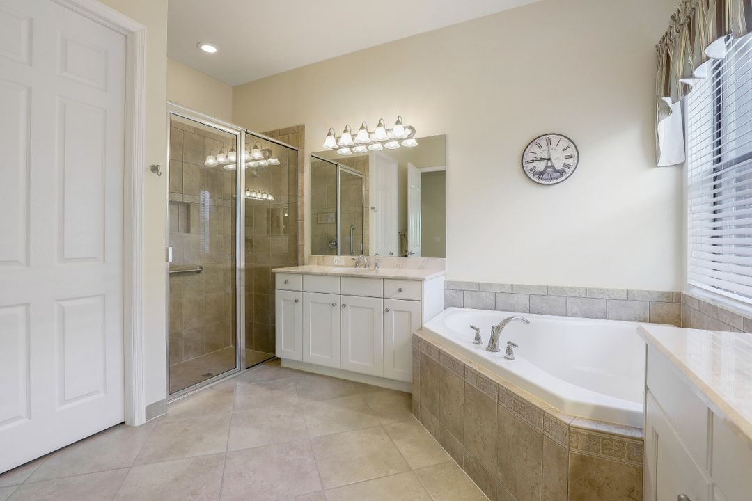 3921 Glacier Ct, Naples, FL 34119