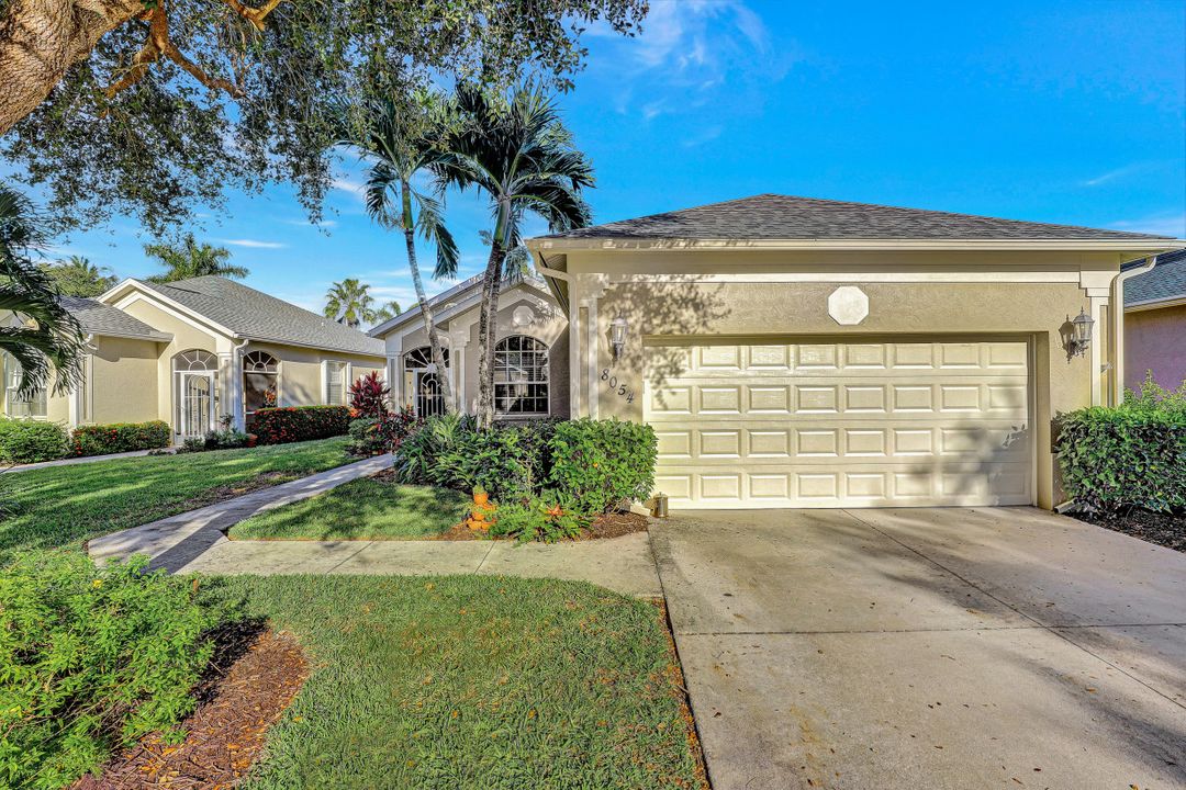 8054 Tauren Ct, Naples, FL 34119