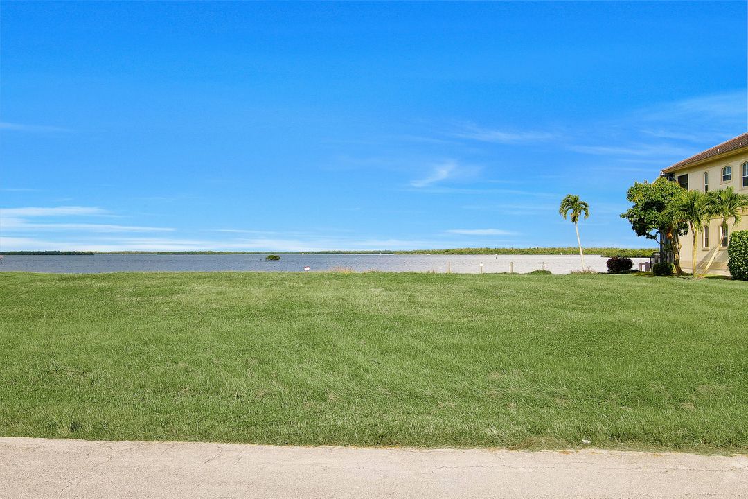 1411 Butterfield Ct, Marco Island, FL 34145