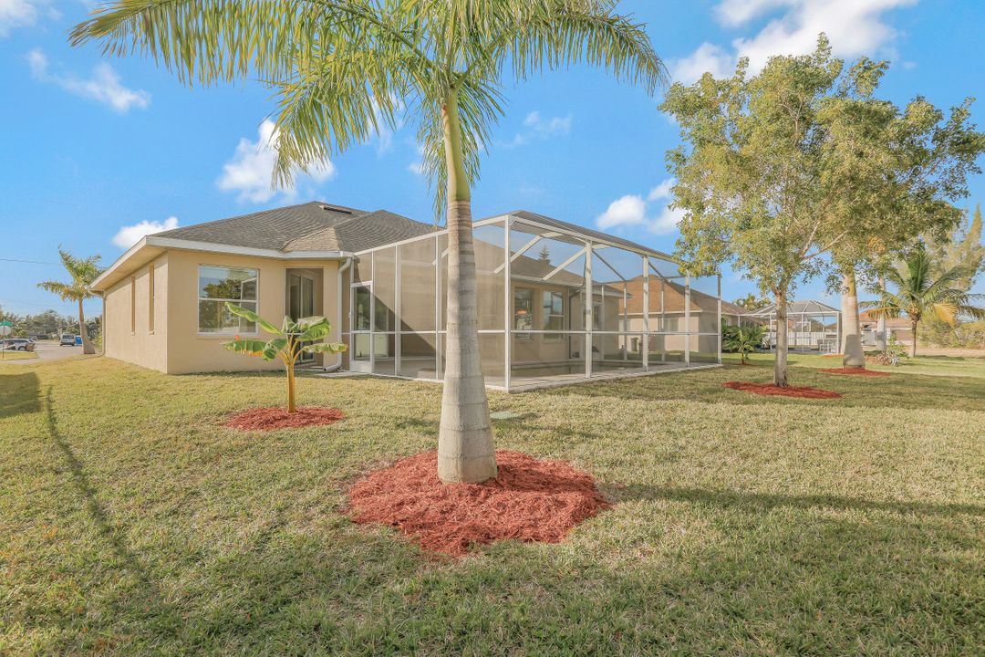 13 SW 37th Pl, Cape Coral, FL 33991