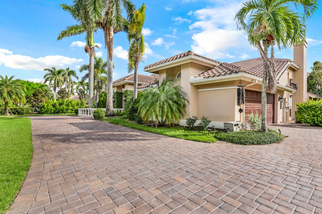 4224 Snowberry Ln, Naples, FL 34119