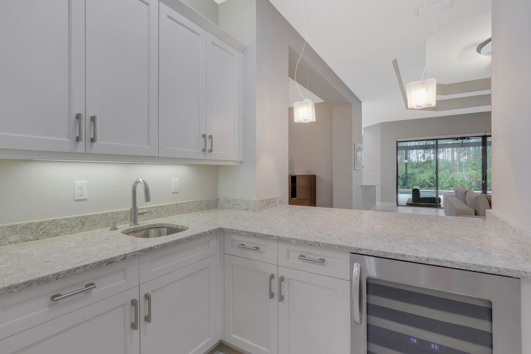 2998 Cinnamon Bay Cir, Naples, FL 34119