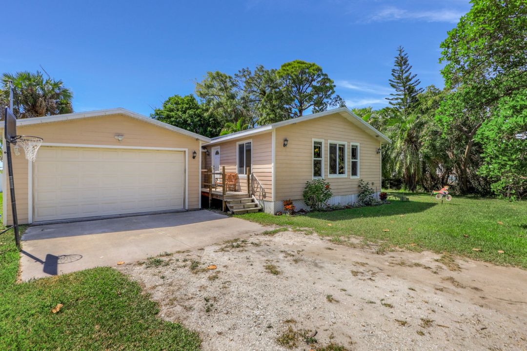 12721 Water Ln, Fort Myers, FL 33908