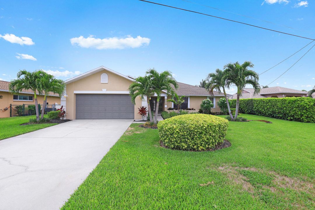 3870 SE 13th Pl, Cape Coral, FL 33904