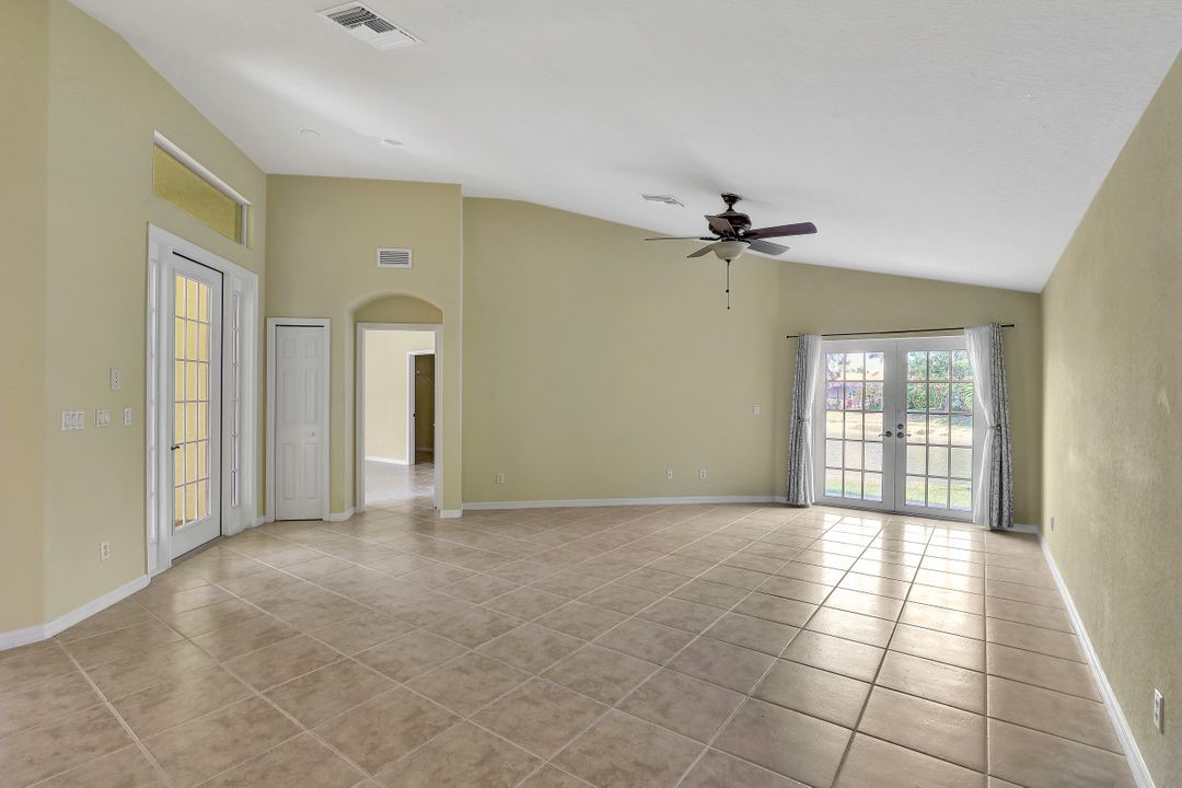 1055 Jardin Dr, Naples, FL 34104