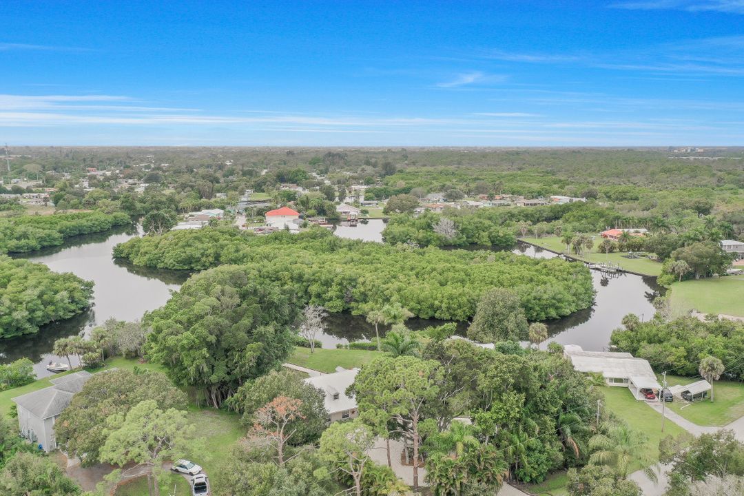 1313 Driftwood Dr, North Fort Myers, FL 33903
