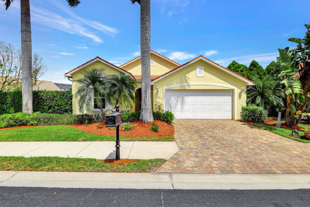 1055 Jardin Dr, Naples, FL 34104