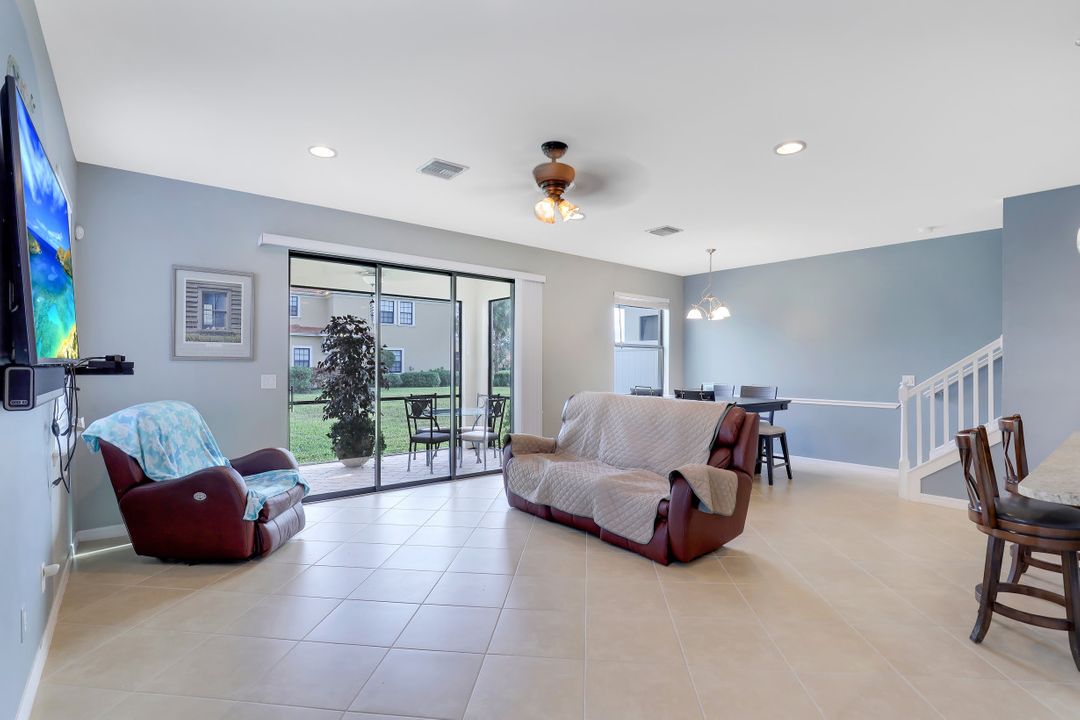 15571 Summit Pl Cir, Naples, FL 34119