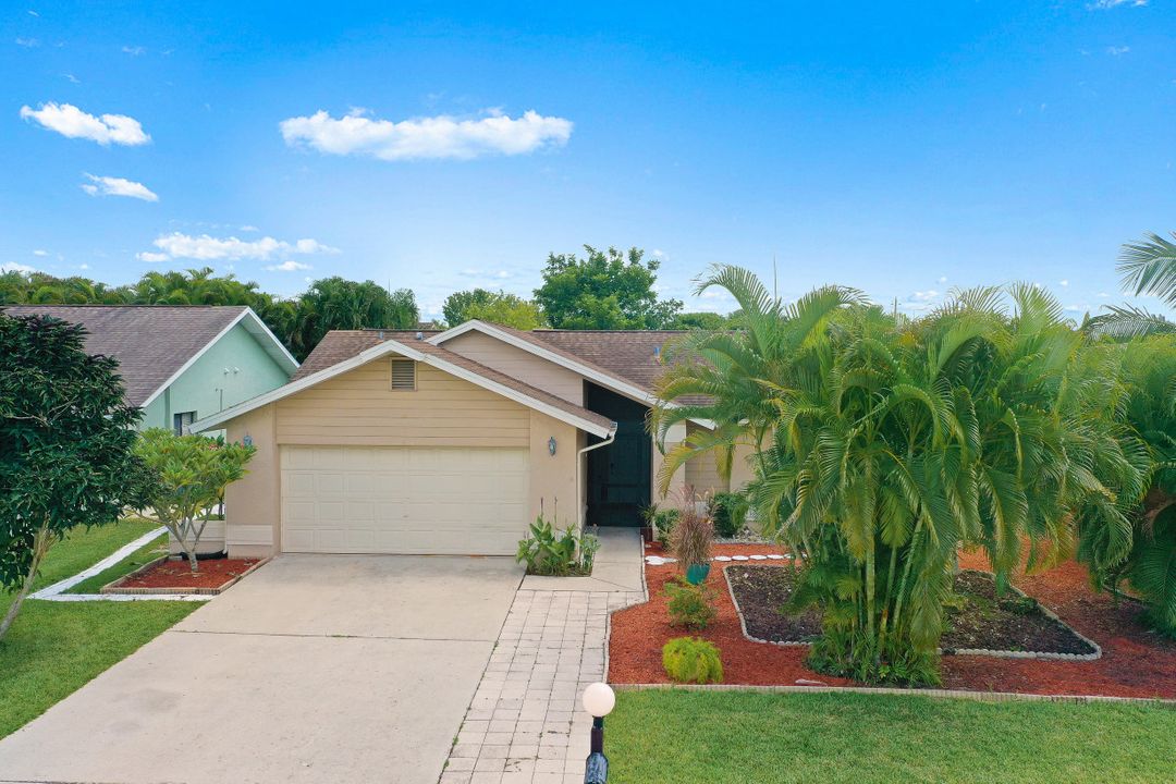 13202 Greywood Cir, Fort Myers, FL 33966