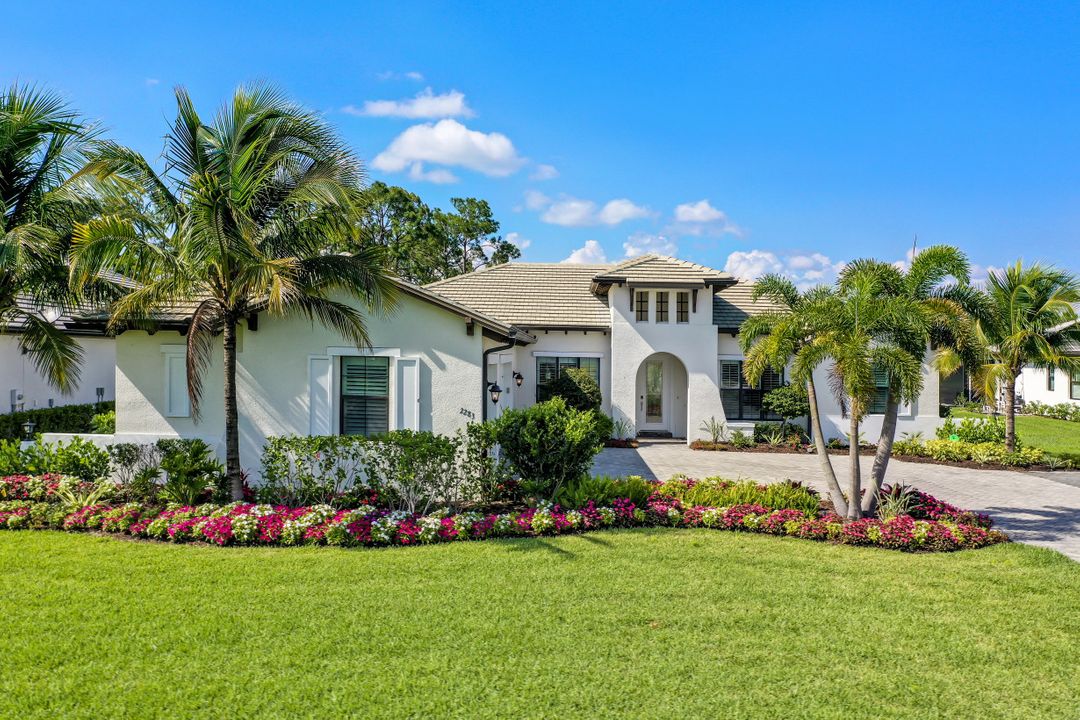 2283 Somerset Pl, Naples, FL 34120