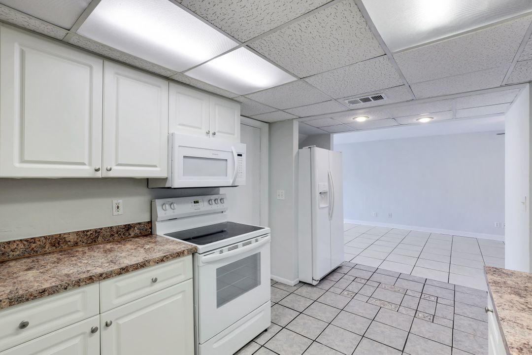 5860 Whiting Ct, Fort Myers, FL 33919