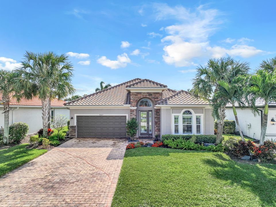 9447 Quarry Dr, Naples, FL 34120