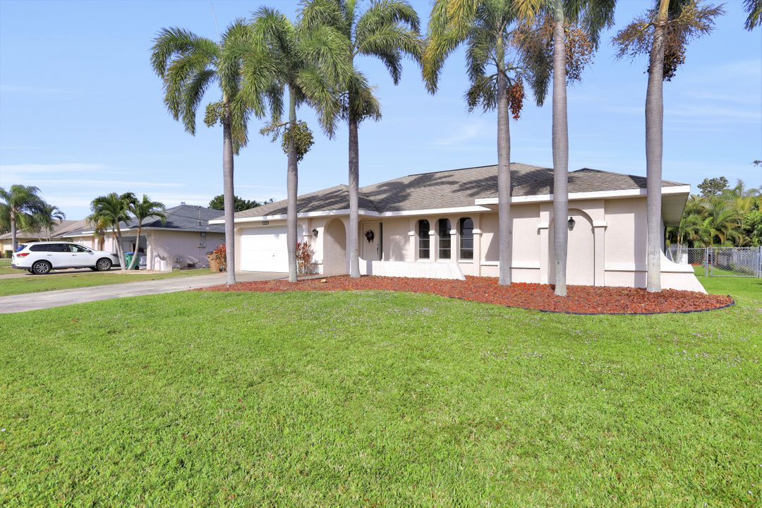 3879 SE 7th Pl, Cape Coral, FL 33904