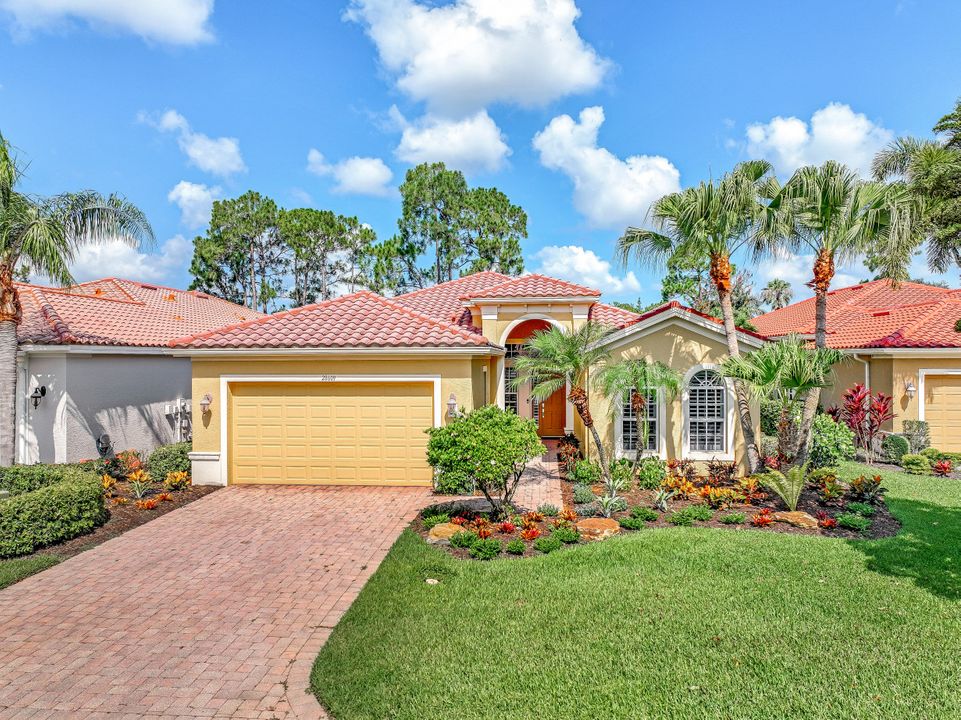 28609 Pienza Ct, Bonita Springs, FL 34135