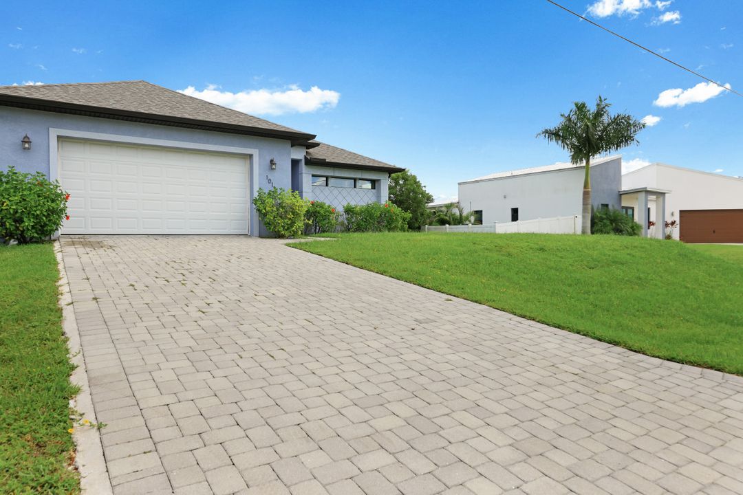 1011 NW 16th Pl, Cape Coral, FL 33993