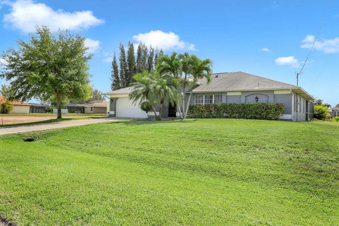 1021 NW 43rd Ave, Cape Coral, FL 33993