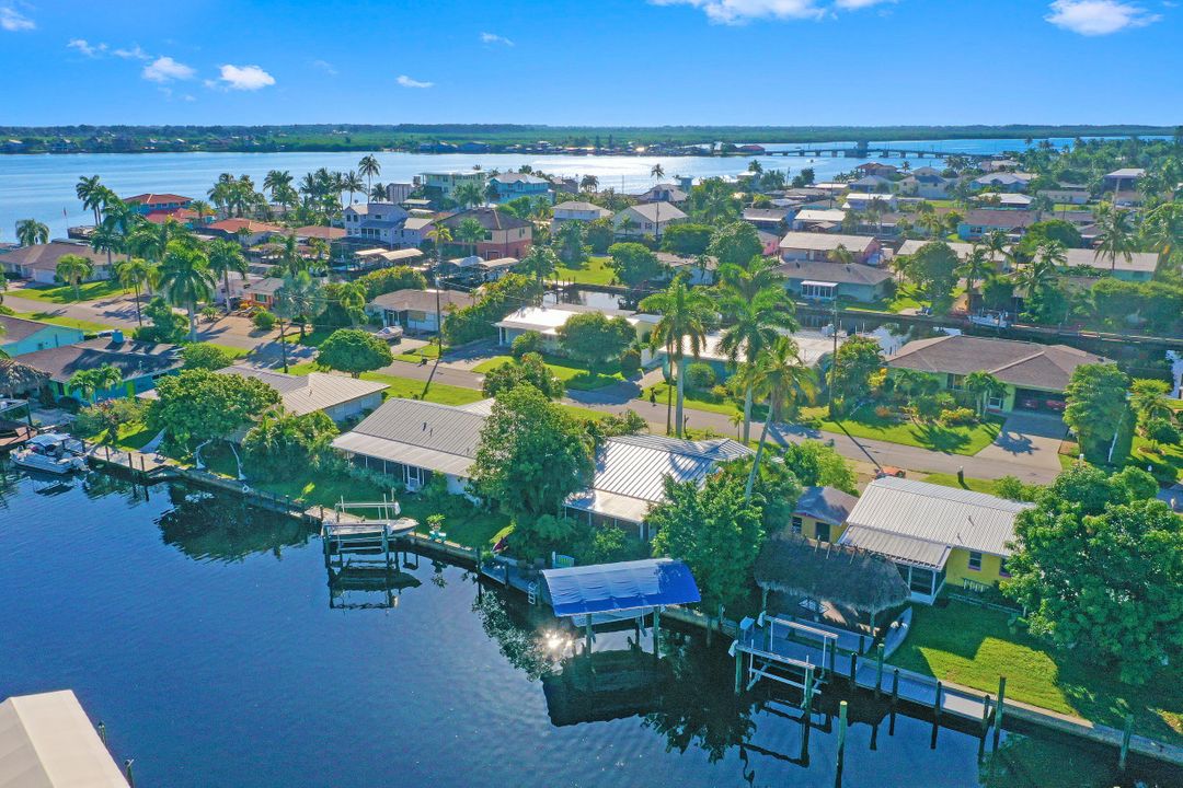 2812 Velma St, Matlacha, FL 33993