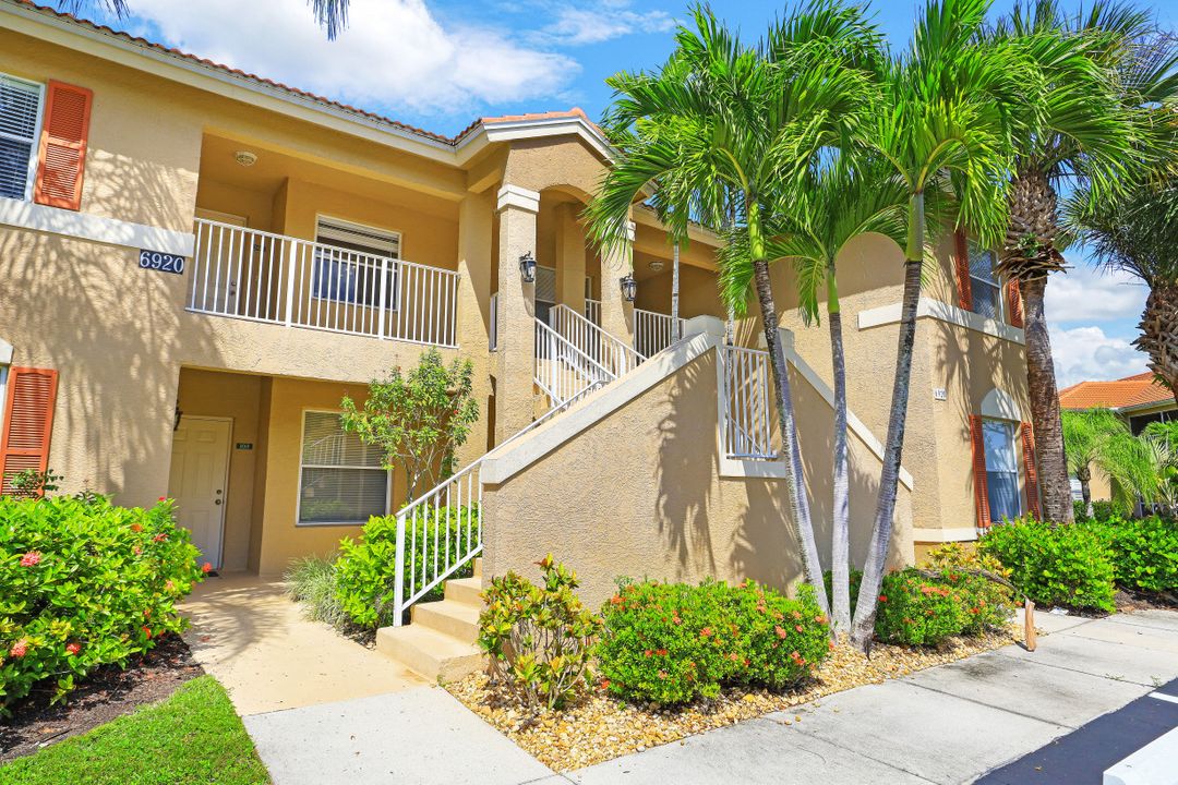 6920 Huntington Lakes Cir #203, Naples, FL 34119