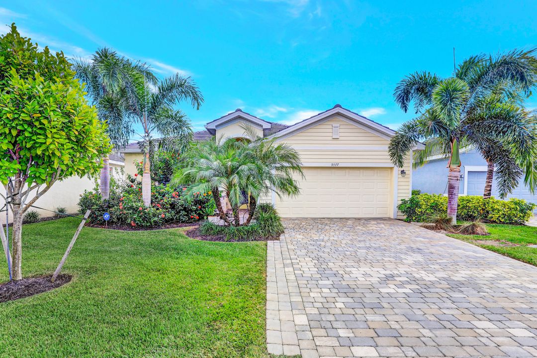 9577 Mirada Blvd, Fort Myers, FL 33908