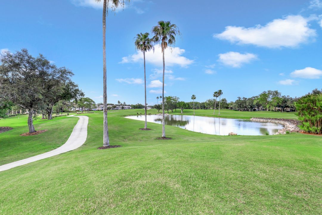 220 Vintage Cir #205, Naples, FL 34119