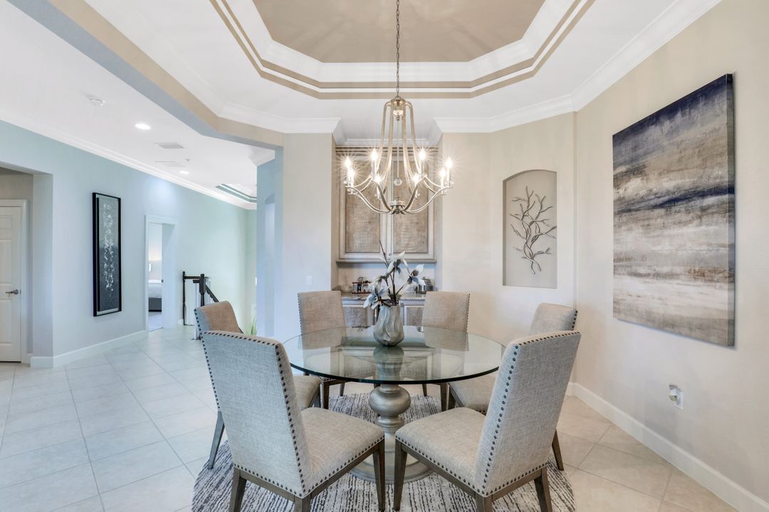 9212 Quartz Ln #201, Naples, FL 34120