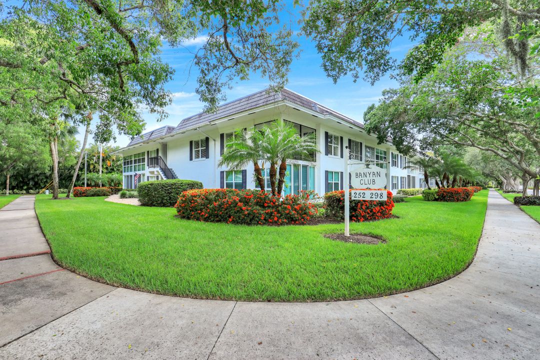 262 Banyan Blvd #262, Naples, FL 34102