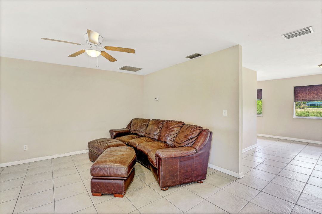 323 NE 11th Pl, Cape Coral, FL 33909