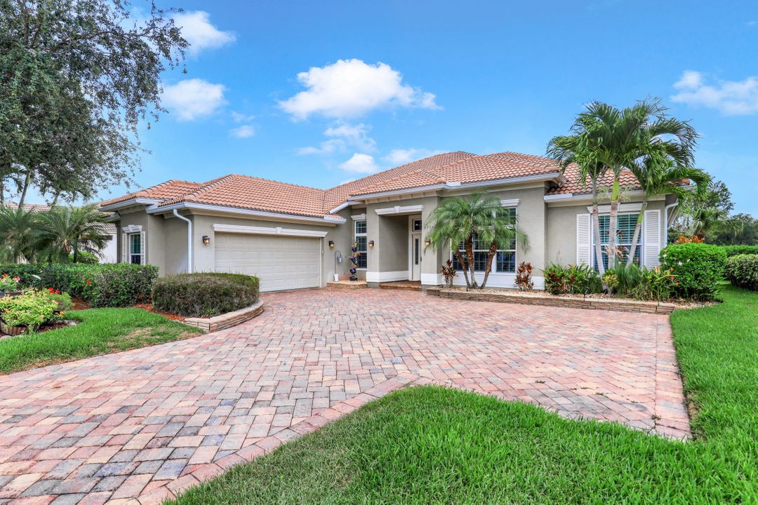 8172 Lowbank Dr, Naples, FL 34109