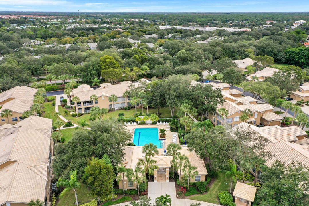 24820 Lakemont Cove Ln #201, Bonita Springs, FL 34134