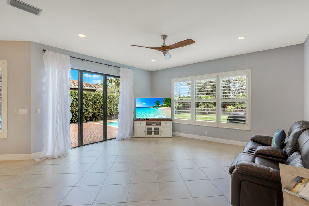 3082 Hudson Ter, Naples, FL 34119