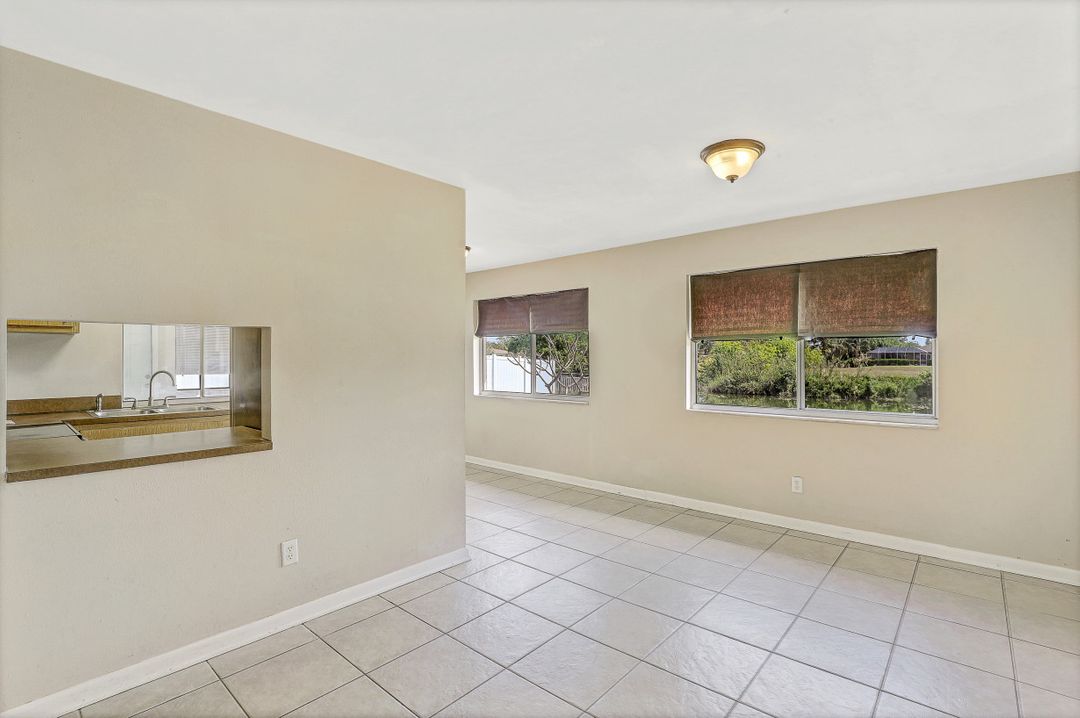 323 NE 11th Pl, Cape Coral, FL 33909