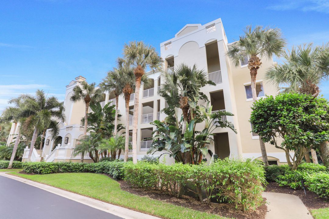 7725 Pebble Creek Cir #206, Naples, FL 34108