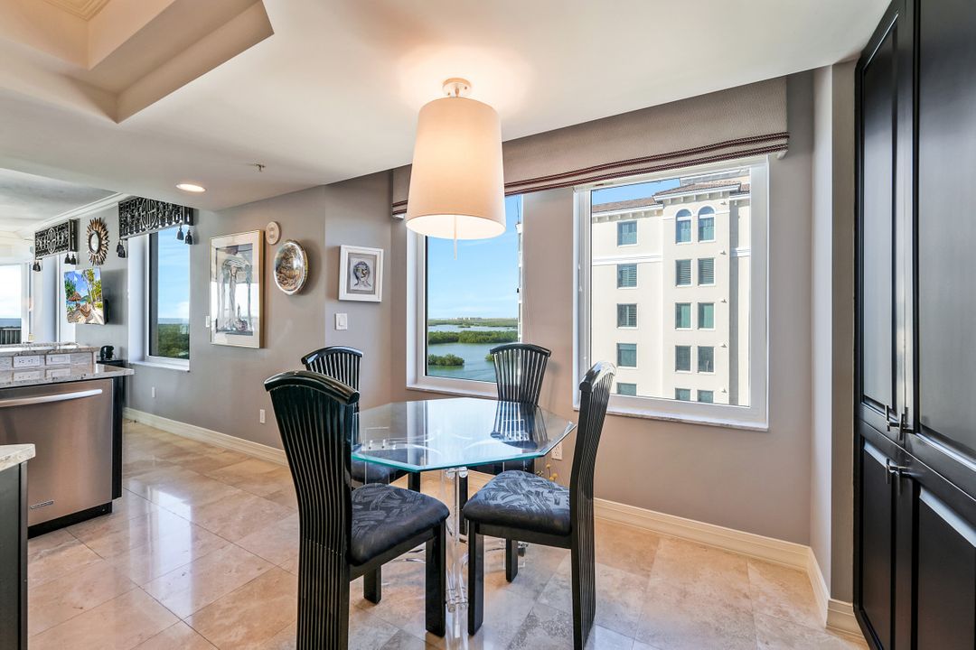 425 Dockside Dr #906, Naples, FL 34110