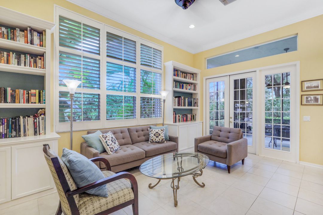 8599 Peppertree Way, Naples, FL 34114