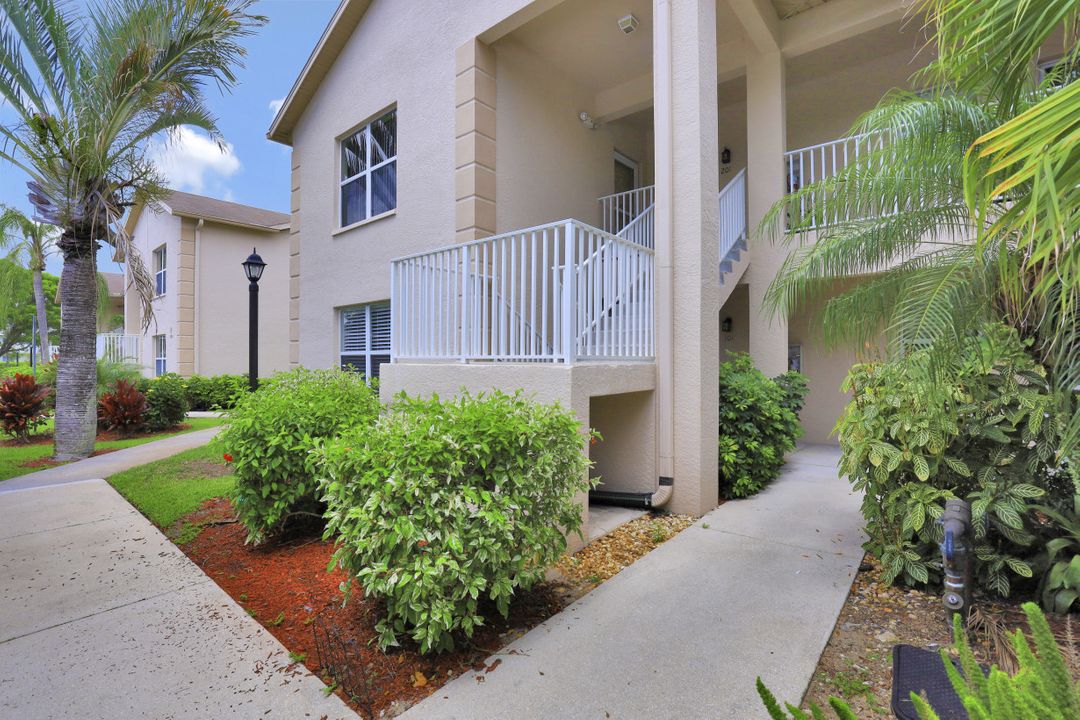 328 Bradstrom Cir, #E-101 Naples, FL 34113