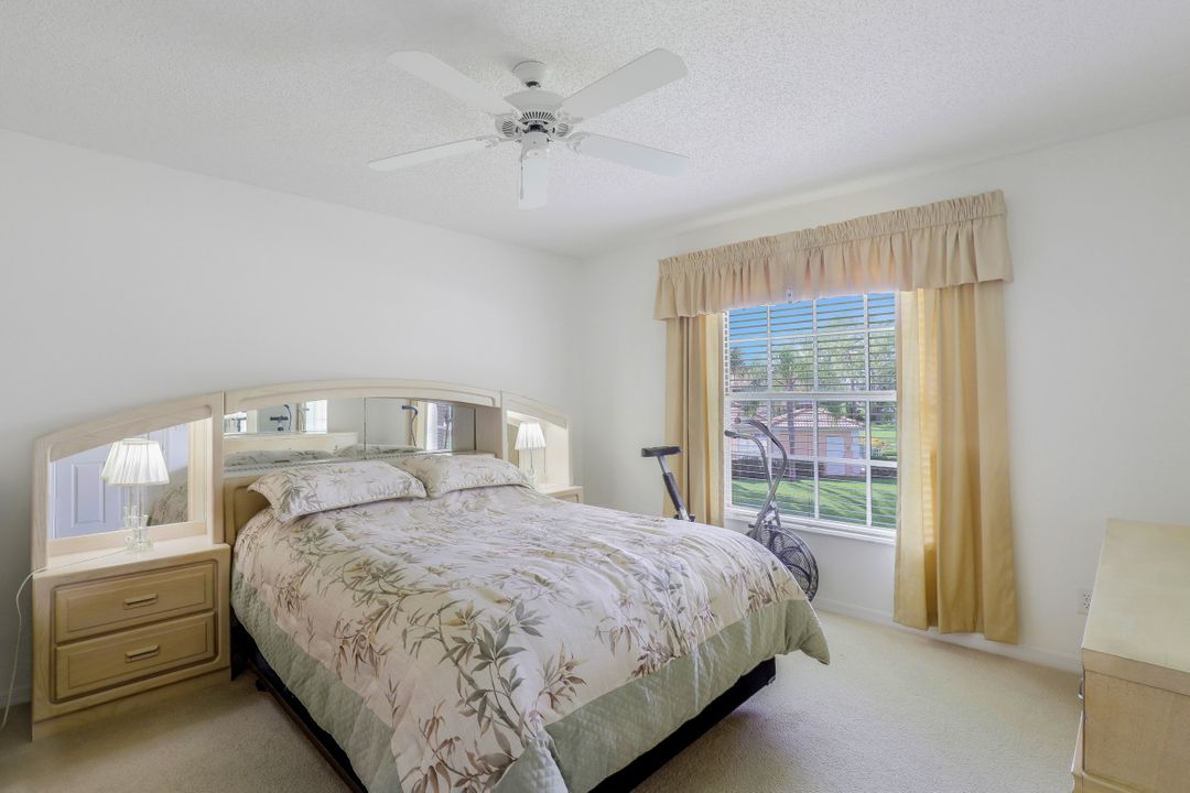 575 Augusta Blvd #8, Naples, FL 34113