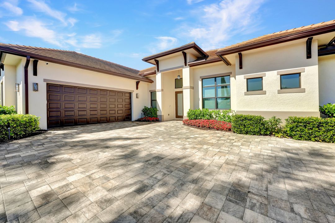 28011 Winthrop Cir, Bonita Springs, FL 34134