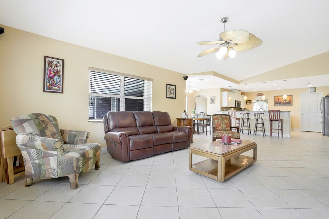 415 SE 17th St, Cape Coral, FL 33990