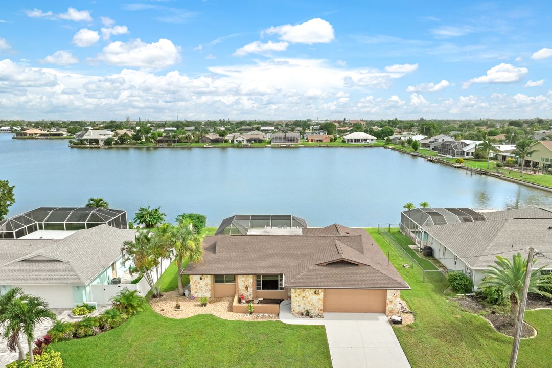 1111 SE 3rd St, Cape Coral, FL 33990