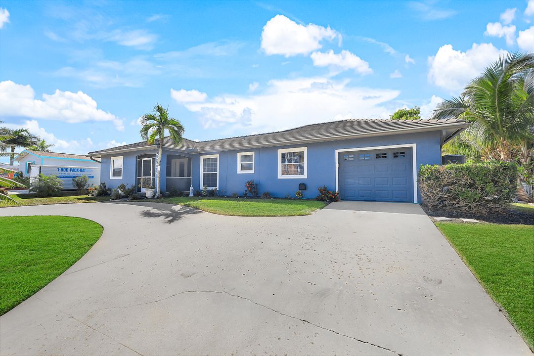 542 N Barfield Dr, Marco Island, FL 34145