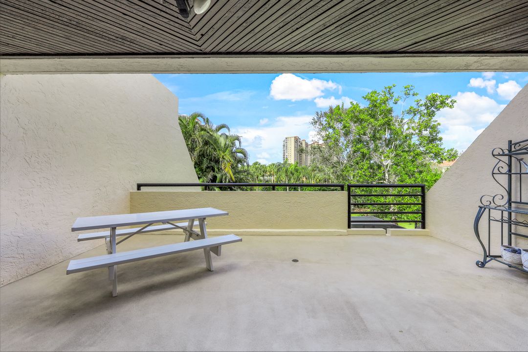 6320 Pelican Bay Blvd #T-7, Naples, FL 34108