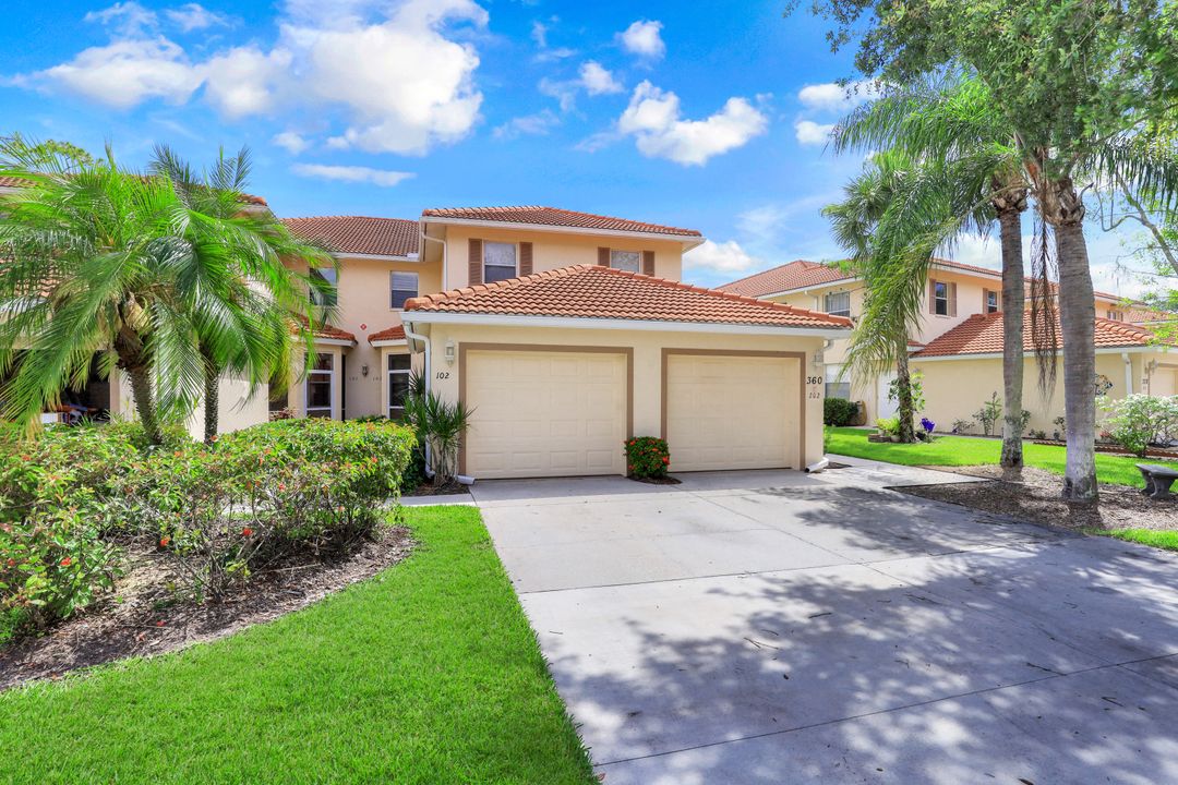 360 Robin Hood Cir #101, Naples, FL 34104