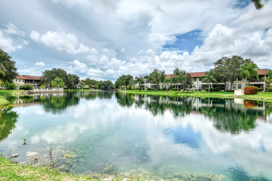 5287 Treetops Dr #105, Naples, FL 34113